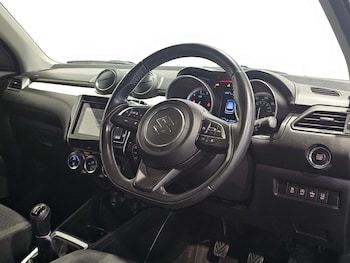 Used Suzuki Swift 2017 for sale - 78409160: Photo