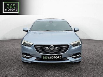 Used Vauxhall Insignia 2017 for sale - 76260539: Photo 2