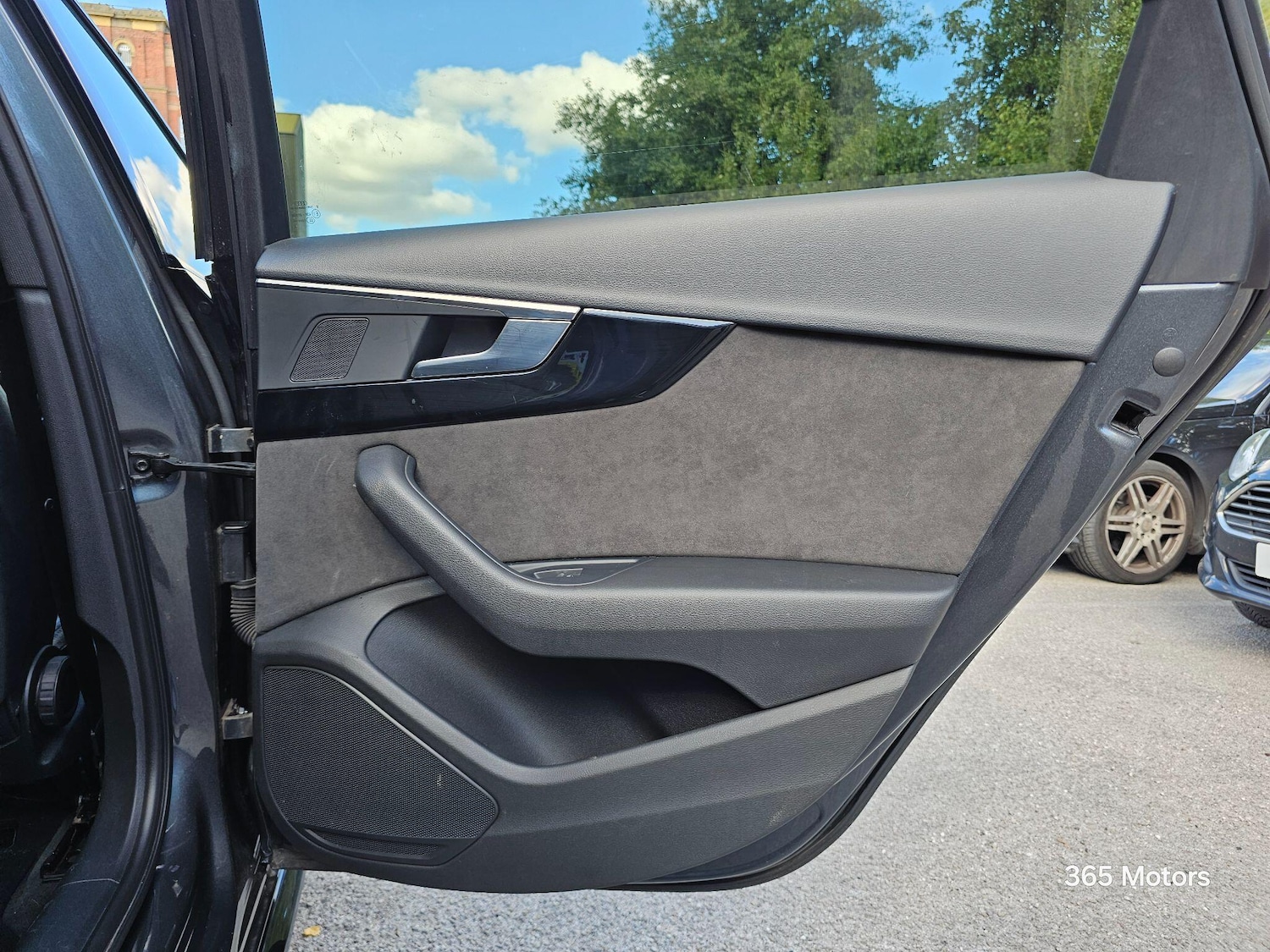 Used Audi A4 2017 for sale - 76031909: Photo 26