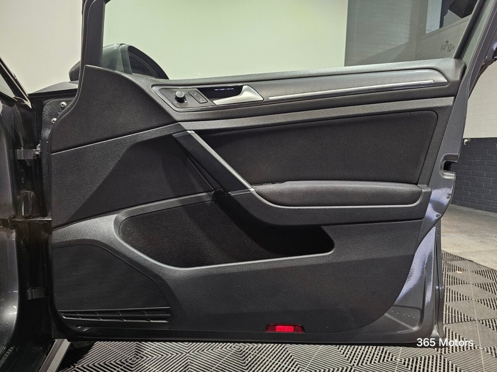 Used Volkswagen Golf 2019 for sale - 76979383: Photo 33