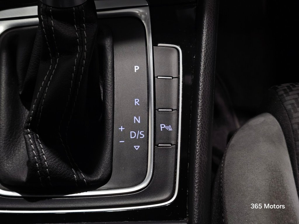 Used Volkswagen Golf 2019 for sale - 76979383: Photo 43