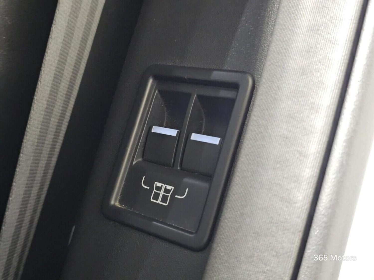 Used Land Rover Discovery 2018 for sale - 78149564: Photo 25