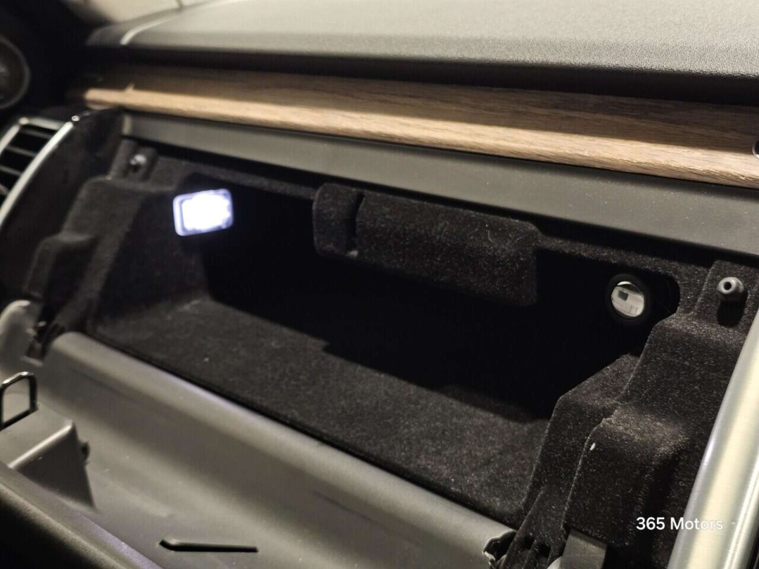 Used Land Rover Discovery 2018 for sale - 78149564: Photo 74