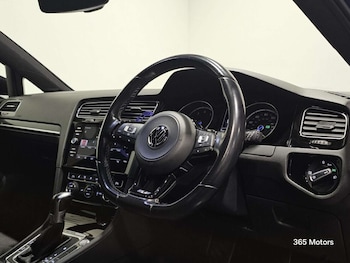 Used Volkswagen Golf 2019 for sale - 78228103: Photo