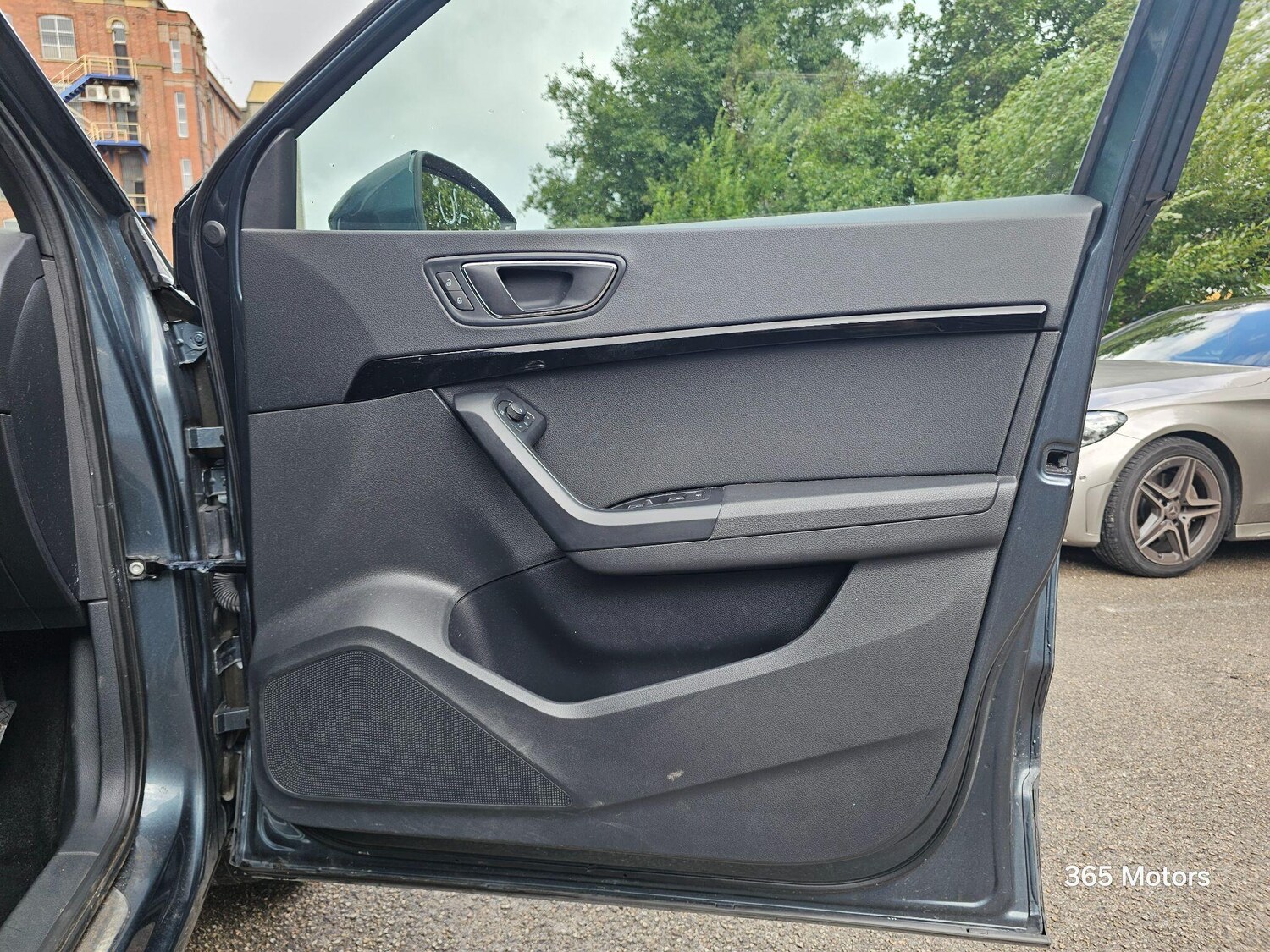 Vehicle 29