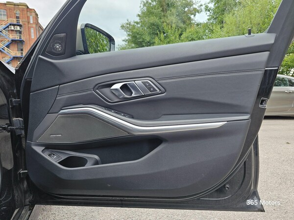 Used BMW 3 Series 2019 for sale - 75670430: Photo 29