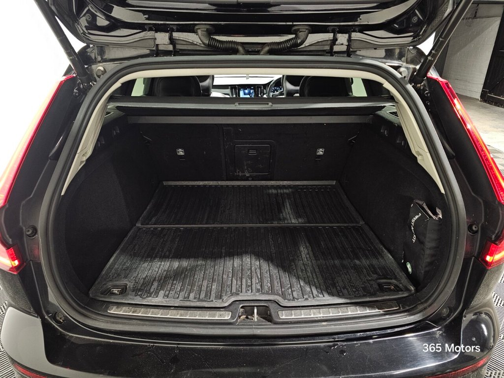 Used Volvo V60 2018 for sale - 77089412: Photo 26