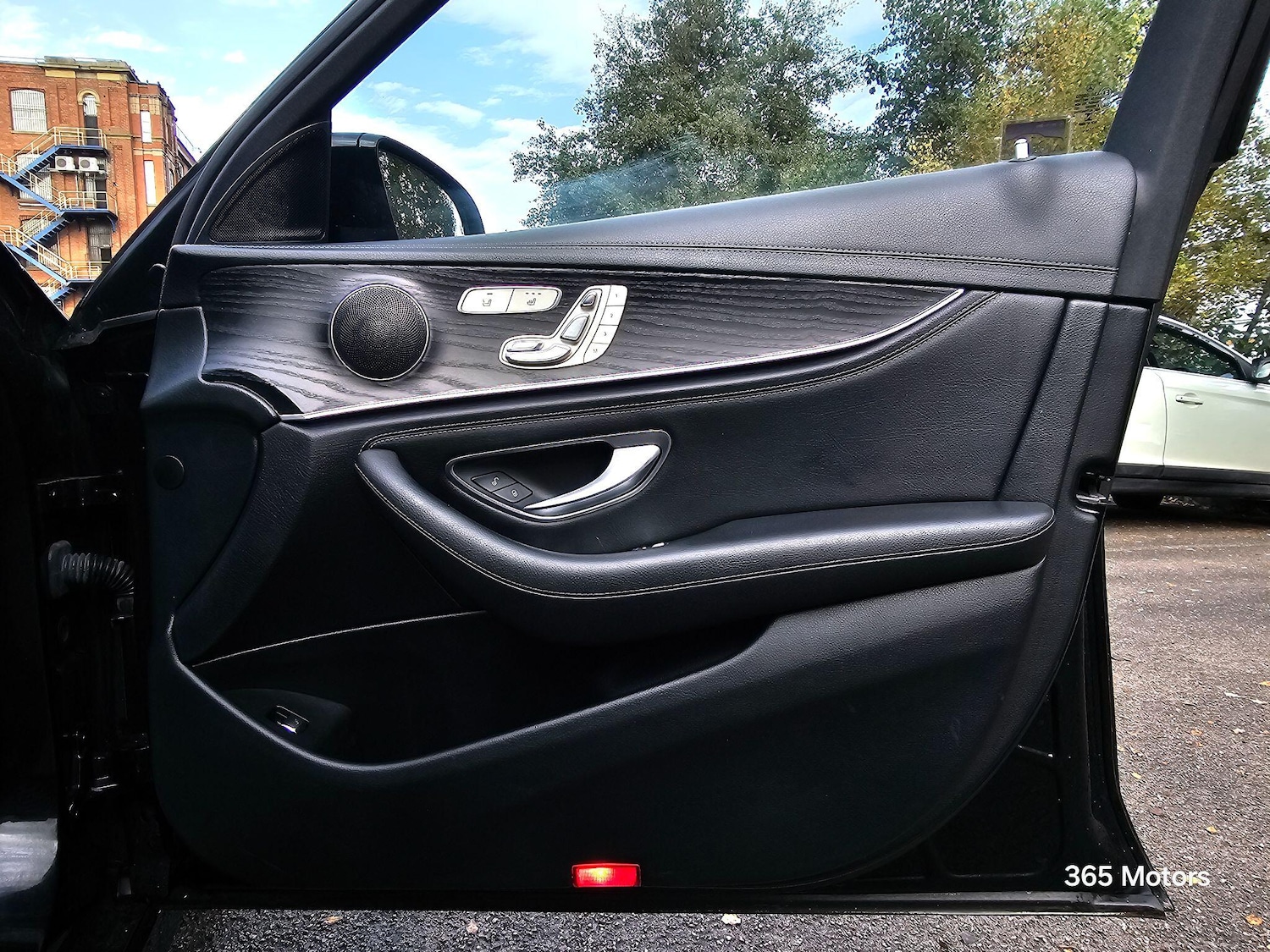 Used Mercedes-Benz E Class 2016 for sale - 76359966: Photo 32
