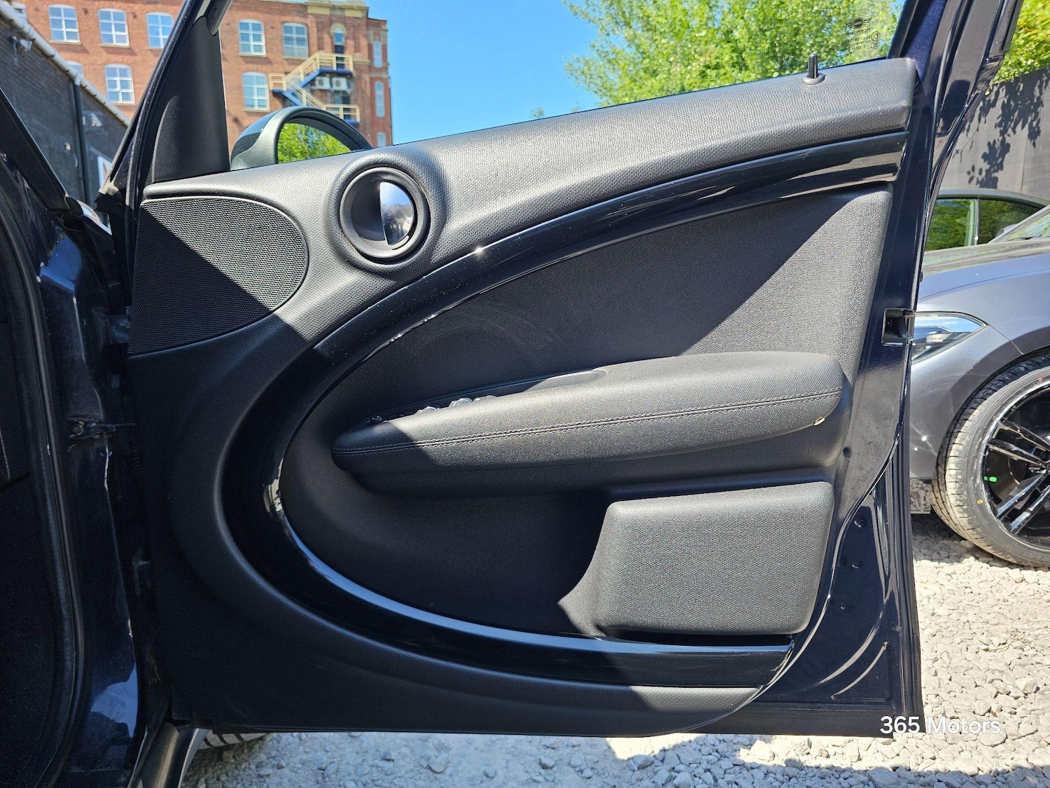 Vehicle 29