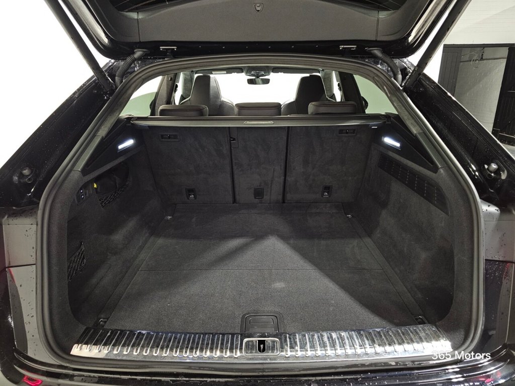 Used Audi RS Q8 2021 for sale - 76979366: Photo 32