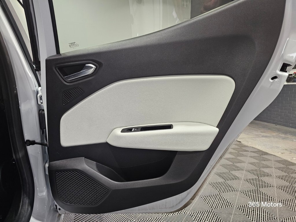 Used Renault Clio 2020 for sale - 77053660: Photo 24