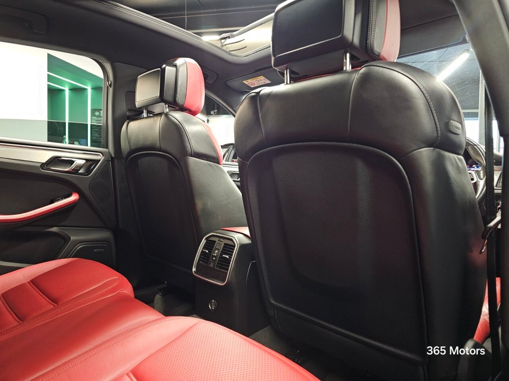 Used Porsche Macan 2017 for sale - 76979365: Photo 32