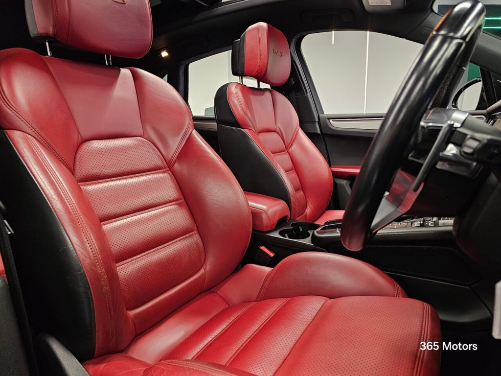 Used Porsche Macan 2017 for sale - 76979365: Photo 38