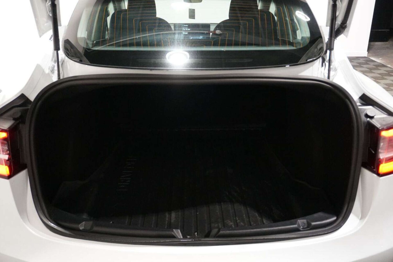 Used Tesla Model 3 2020 for sale - 78149517: Photo 13