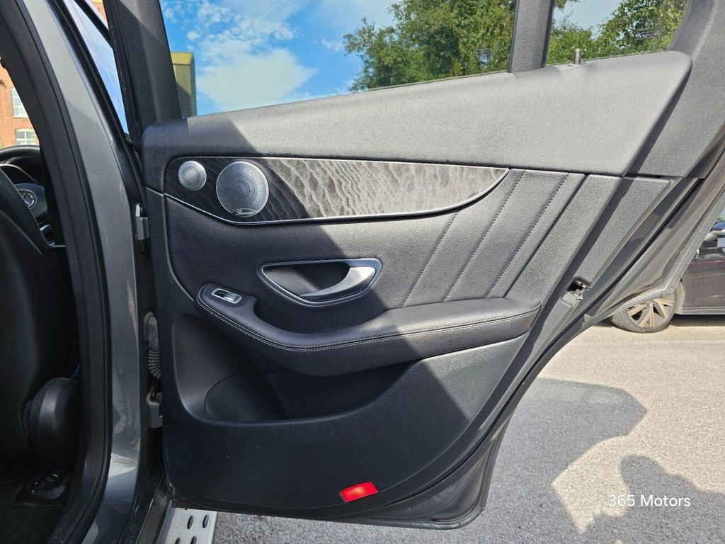 Used Mercedes-Benz GLC 2017 for sale - 76979360: Photo 28