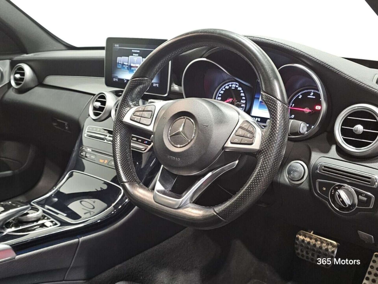 Used Mercedes-Benz C Class 2015 for sale - 78149553: Photo 2