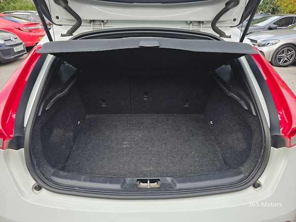 Used Volvo V40 2015 for sale - 76270228: Photo 13