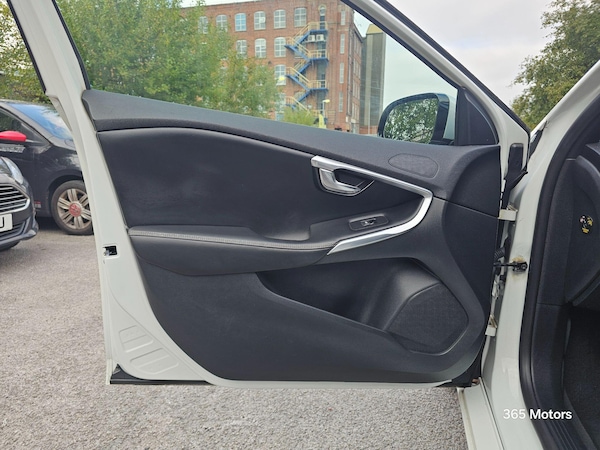 Used Volvo V40 2015 for sale - 76270228: Photo 14