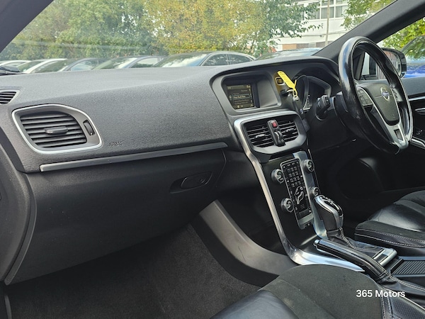 Used Volvo V40 2015 for sale - 76270228: Photo 15