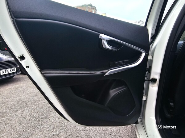 Used Volvo V40 2015 for sale - 76270228: Photo 18