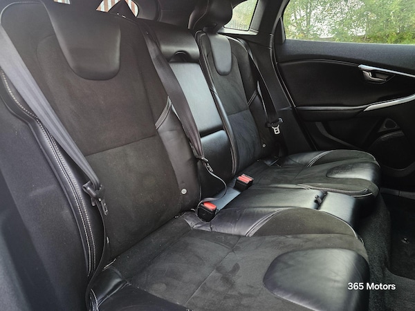 Used Volvo V40 2015 for sale - 76270228: Photo 25