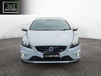 Used Volvo V40 2015 for sale - 76270228: Photo 2