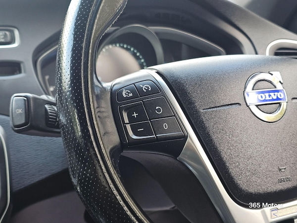 Used Volvo V40 2015 for sale - 76270228: Photo 37