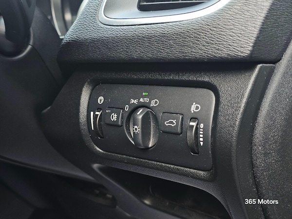 Used Volvo V40 2015 for sale - 76270228: Photo 40