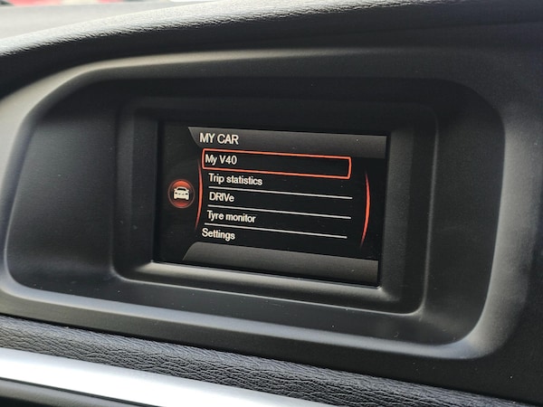 Used Volvo V40 2015 for sale - 76270228: Photo 48