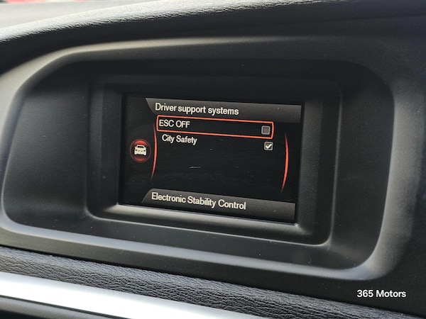 Used Volvo V40 2015 for sale - 76270228: Photo 54