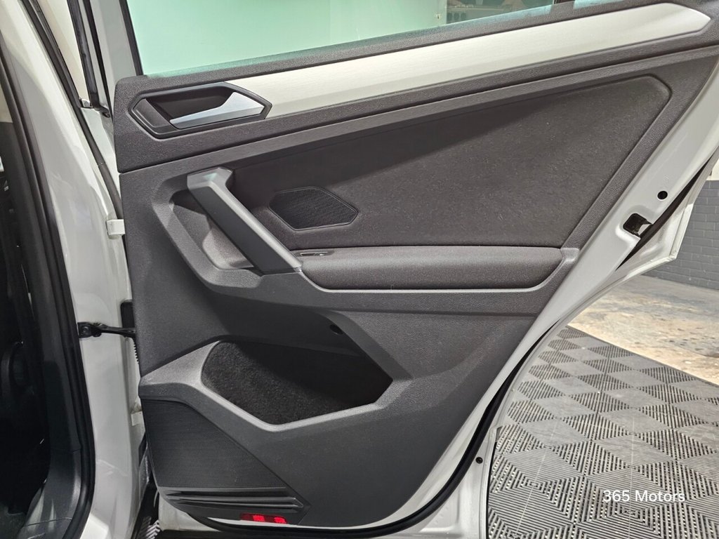 Used Volkswagen Tiguan 2017 for sale - 76979377: Photo 24