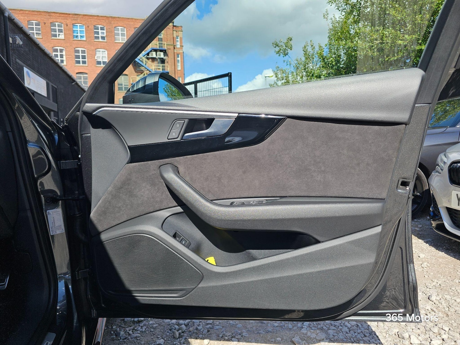 Vehicle 29
