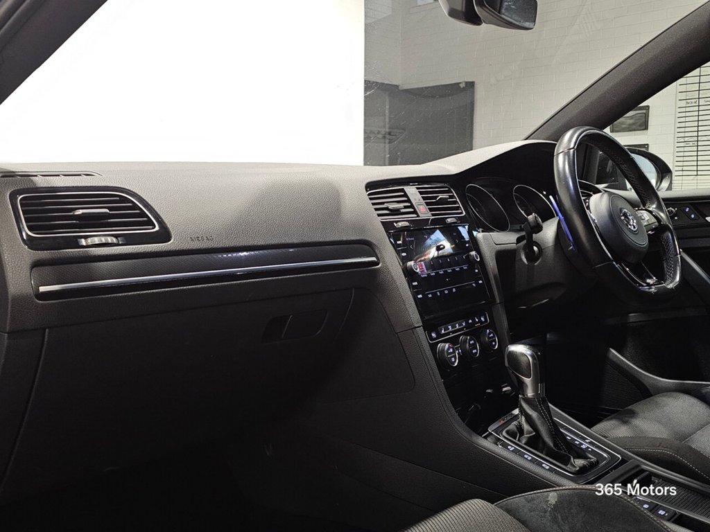 Used Volkswagen Golf 2019 for sale - 76979394: Photo 18