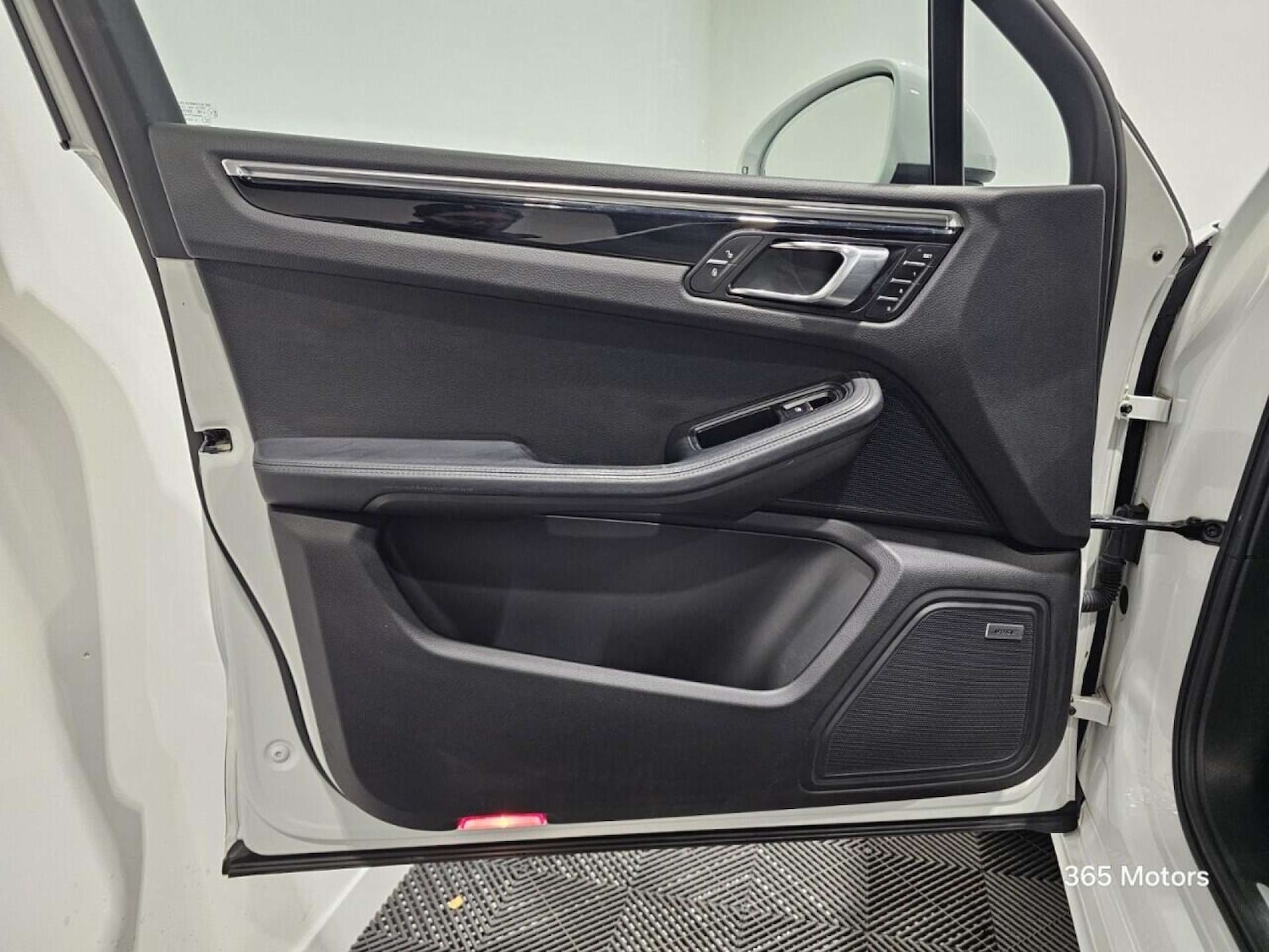 Used Porsche Macan 2015 for sale - 78149522: Photo 33