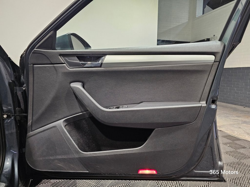 Used Skoda Superb 2016 for sale - 77096373: Photo 28