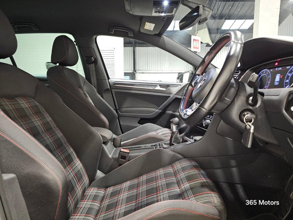 Used Volkswagen Golf 2018 for sale - 76979379: Photo 32