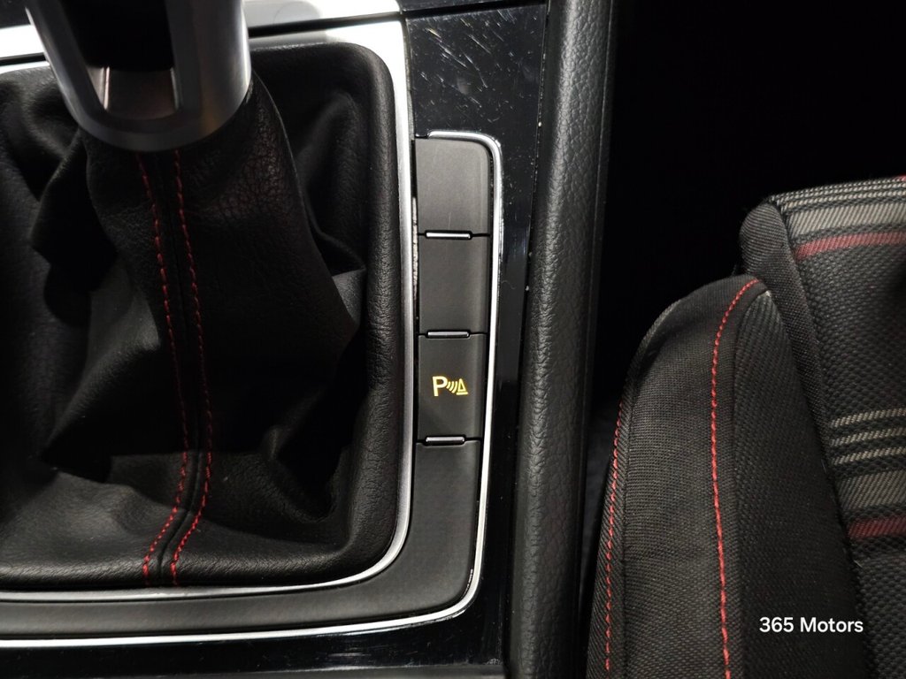 Used Volkswagen Golf 2018 for sale - 76979379: Photo 42