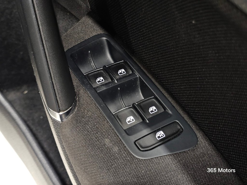 Used Volkswagen Golf 2018 for sale - 76979379: Photo 48