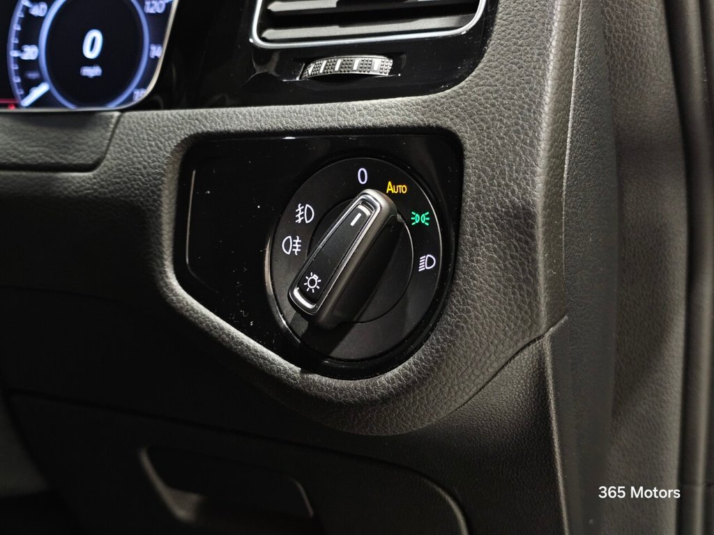 Used Volkswagen Golf 2018 for sale - 76979379: Photo 50