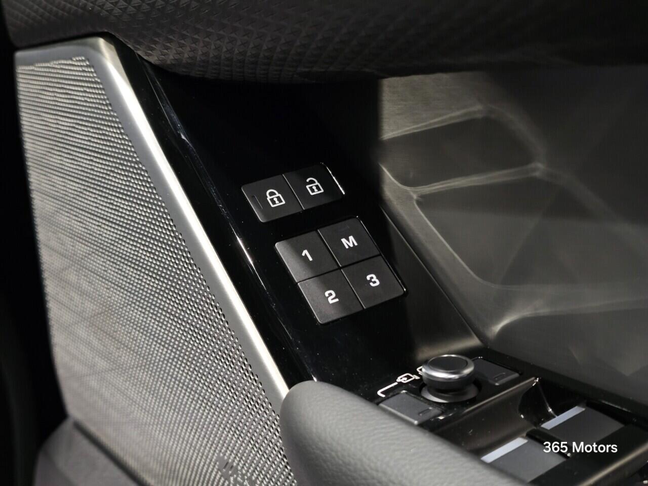 Used Land Rover Range Rover Velar 2021 for sale - 76440748: Photo 51