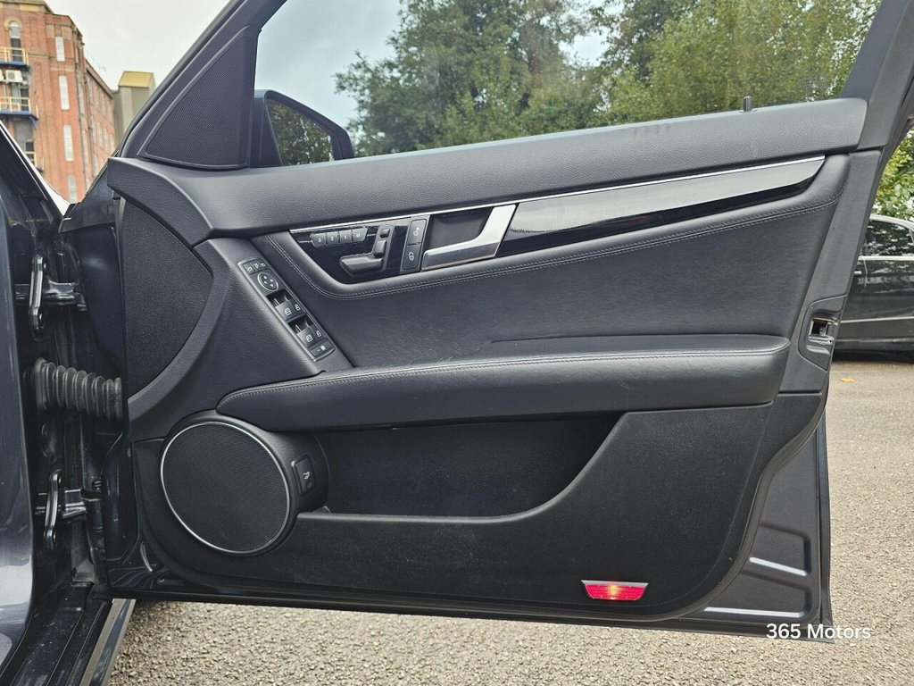 Used Mercedes-Benz C Class 2013 for sale - 77007293: Photo 32