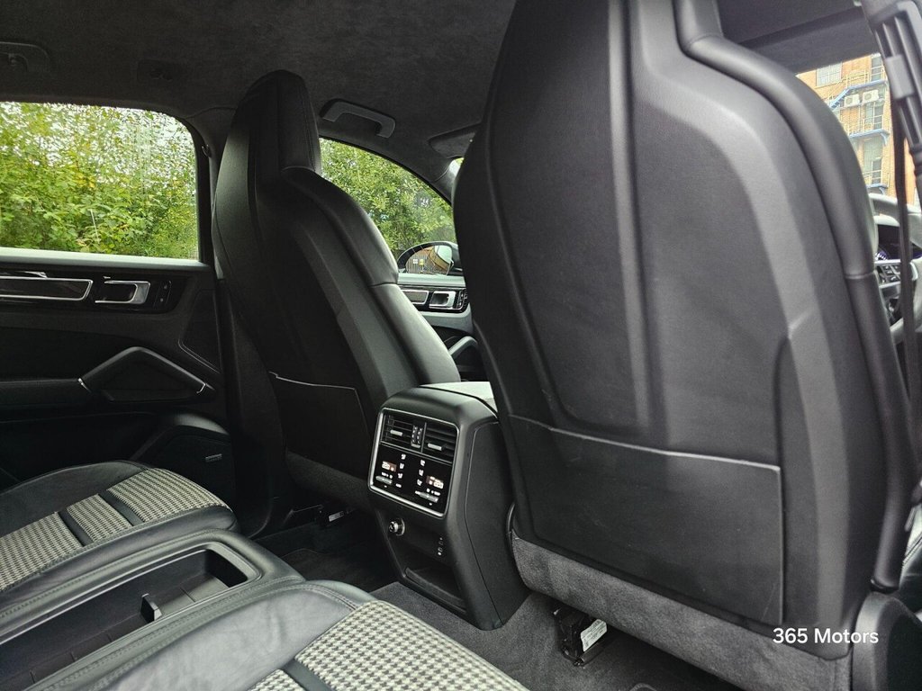 Used Porsche Cayenne 2019 for sale - 76979354: Photo 32