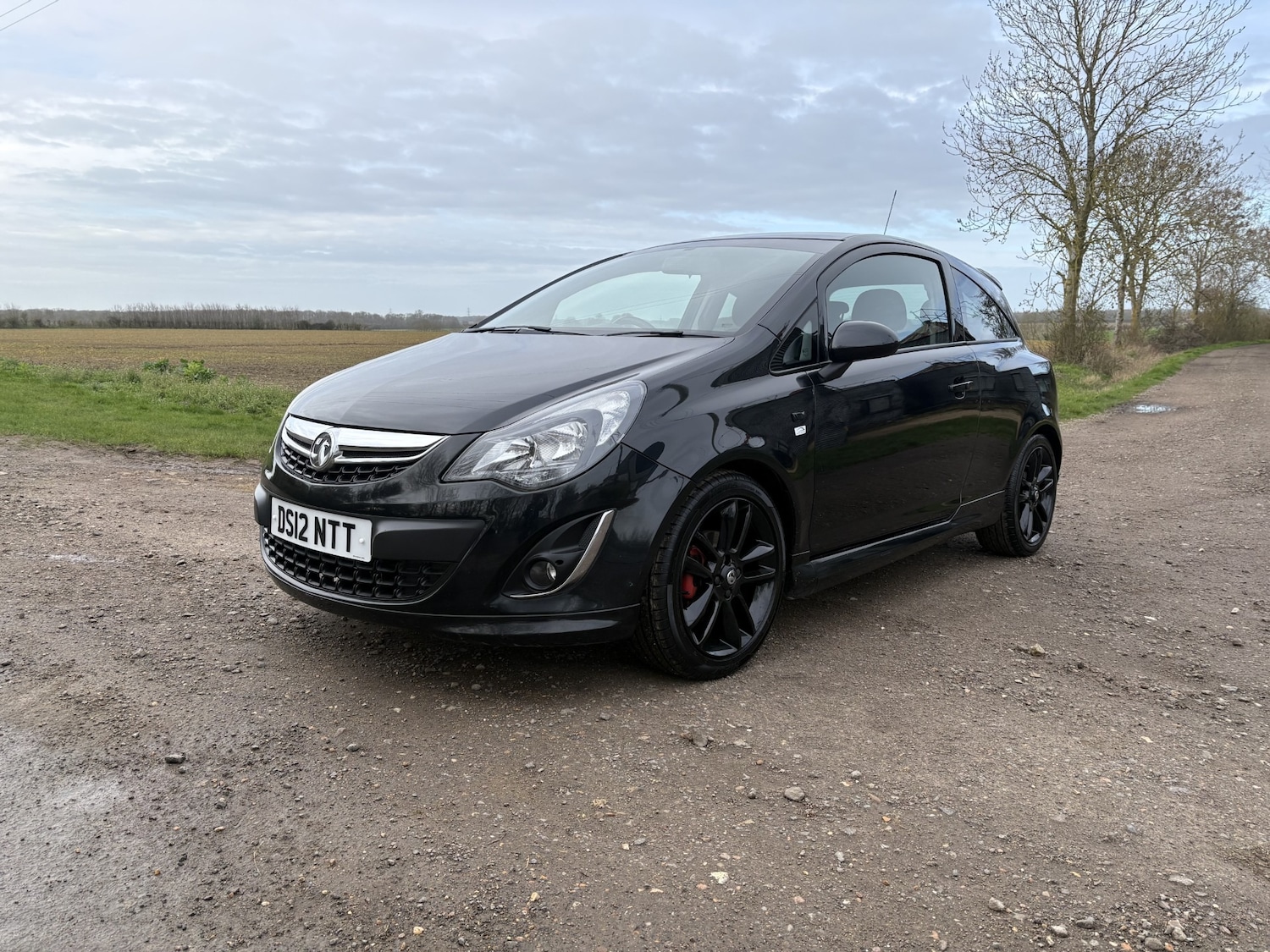 Used Vauxhall Corsa 2012 for sale - 77990354: Photo 2