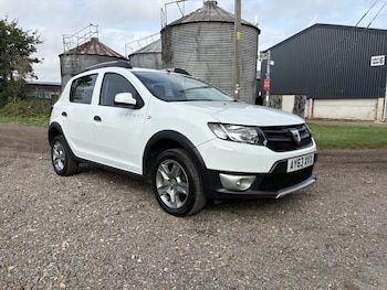 Used Dacia Sandero Stepway 2013 for sale - 76007796: Photo
