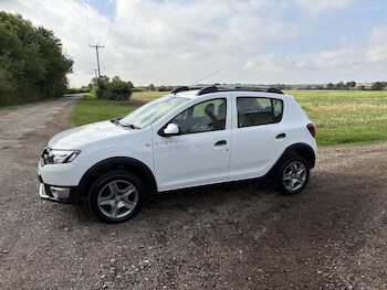 Used Dacia Sandero Stepway 2013 for sale - 76007796: Photo