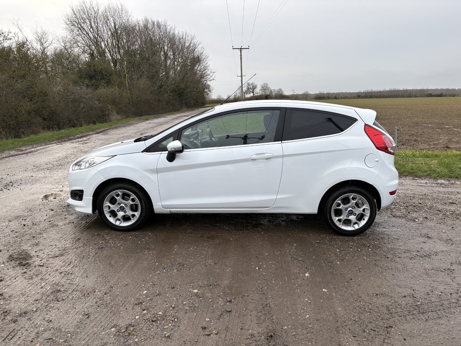 Used Ford Fiesta 2015 for sale - 77179980: Photo 4