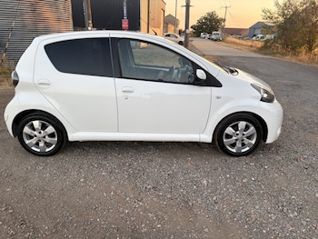 Used Toyota AYGO 2014 for sale - 79537140: Photo