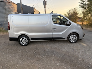 Used Renault Trafic 2017 for sale - 79537126: Photo