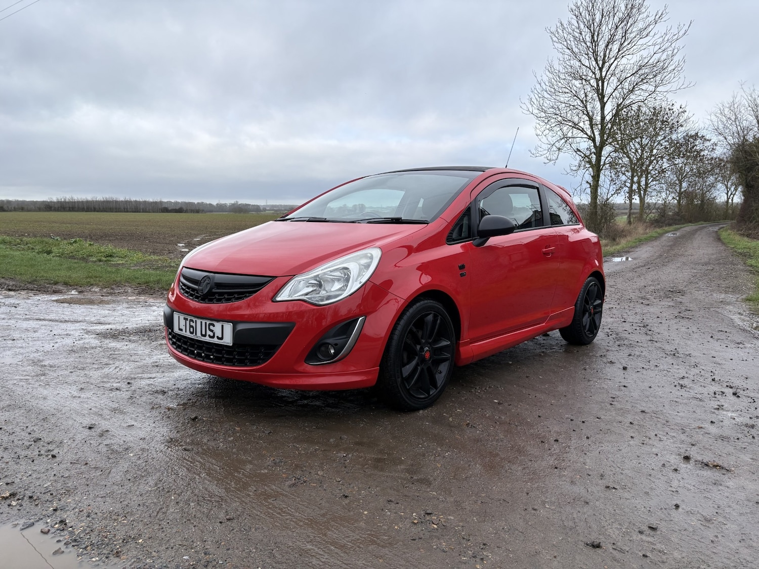 Used Vauxhall Corsa 2011 for sale - 77399349: Photo 2