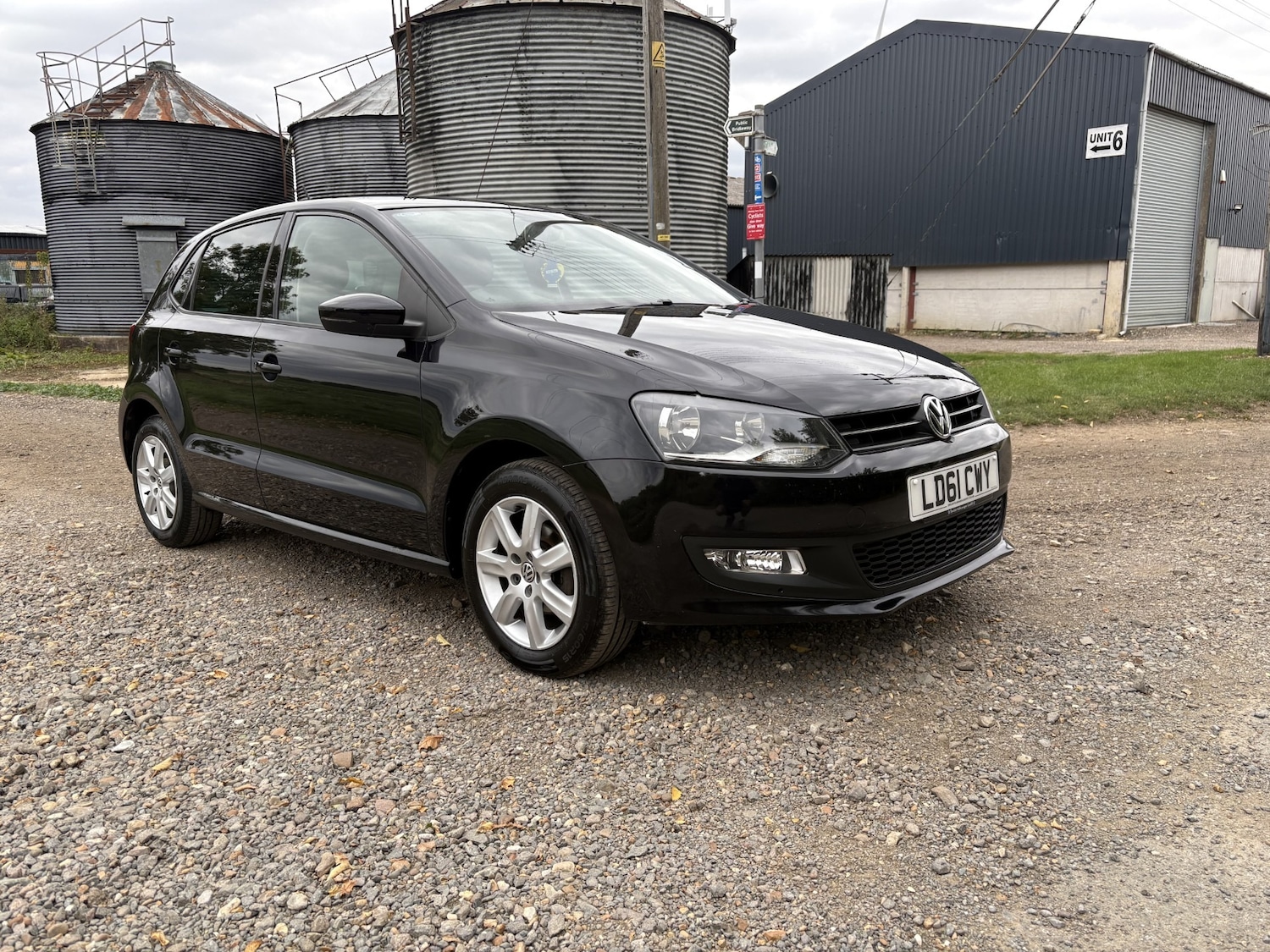 Used Volkswagen Polo 2011 for sale - 76086210: Photo 1